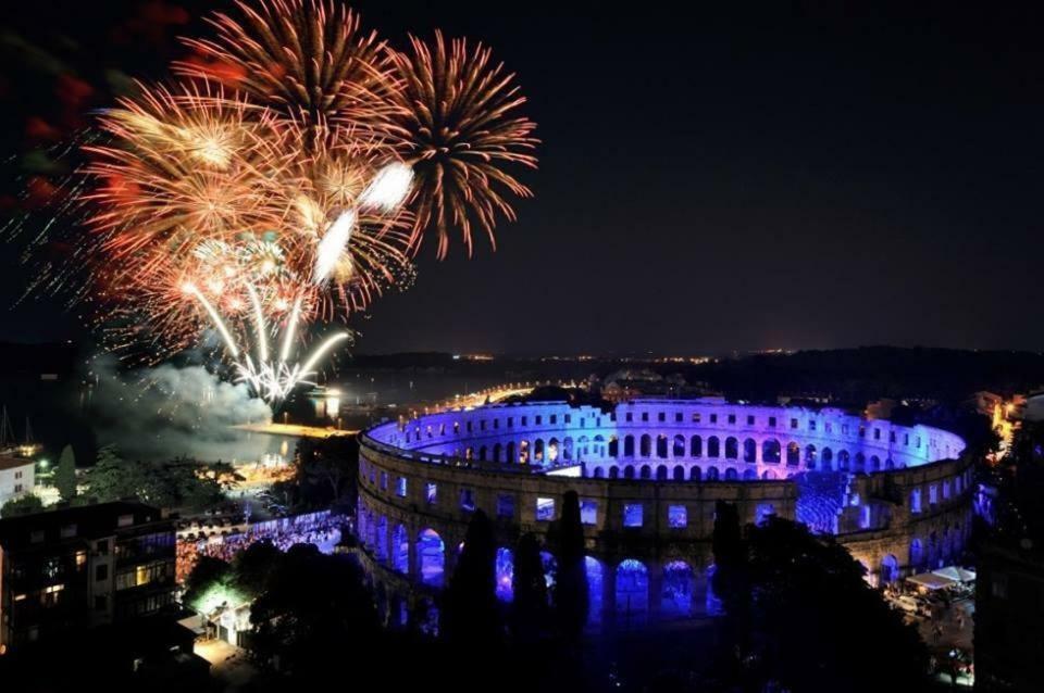Arena Festival Lägenhet Pula Exteriör bild
